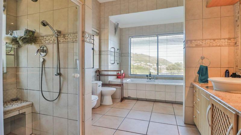5 Bedroom Property for Sale in Glentana Western Cape